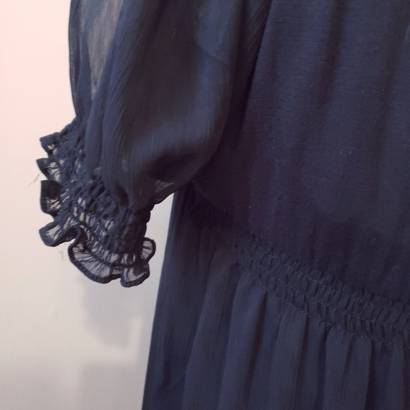 FLOWY CHIFFON BLACK DRESS FLOWER APPLIQUE - Picture 9 of 10